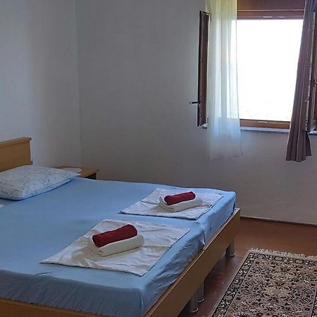 Apartmani Ana Karlobag Kültér fotó